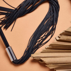 KINK – Rose Shape Silicone Tassel Whip 45 cm - Image 3